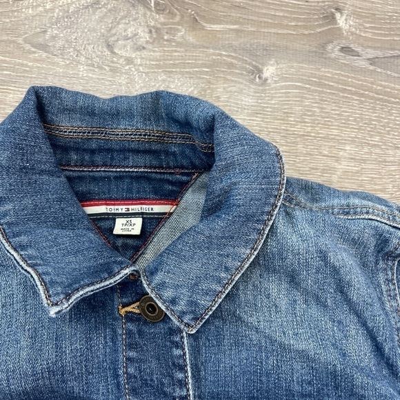 Y2K Tommy Jeans Hilfiger Womens Denim Trucker Jacket Dark Wash size XS - Picture 2 of 6